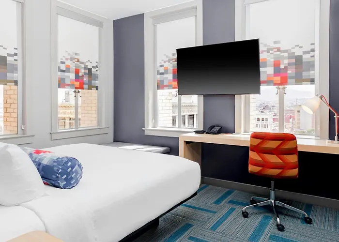 Aloft El Paso Downtown