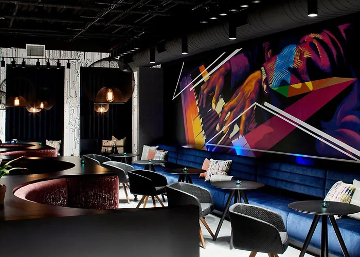 Aloft Hamilton Place