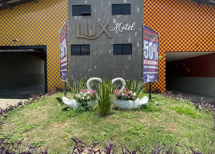 Lux Motel