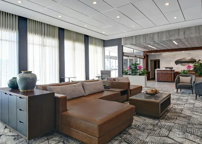 Courtyard By Marriott Hamilton