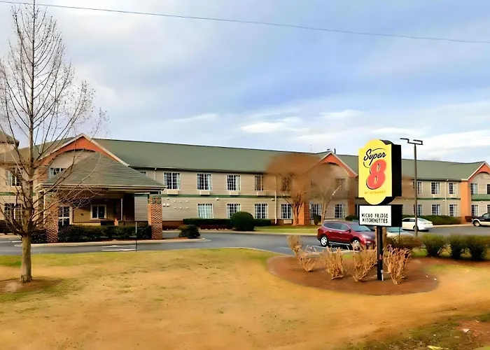 Super 8 By Wyndham Smithfield-Selma
