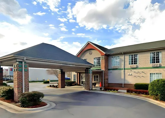 Super 8 By Wyndham Smithfield-Selma