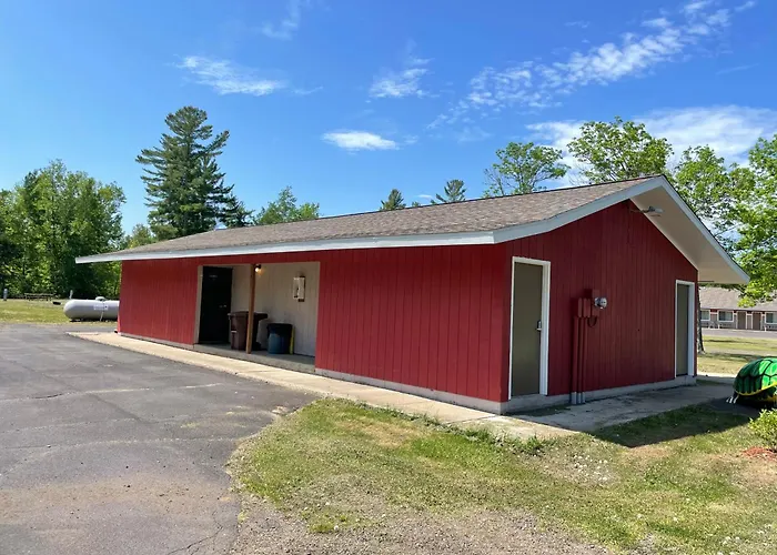 Trails Inn Quadna Mountain Motel & Rv Park