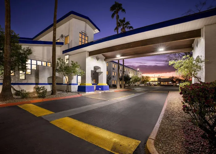 Days Inn & Suites By Wyndham Mesa Near Phoenix