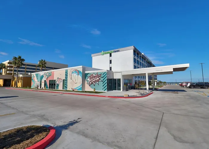 Holiday Inn Express - Beachfront By Ihg