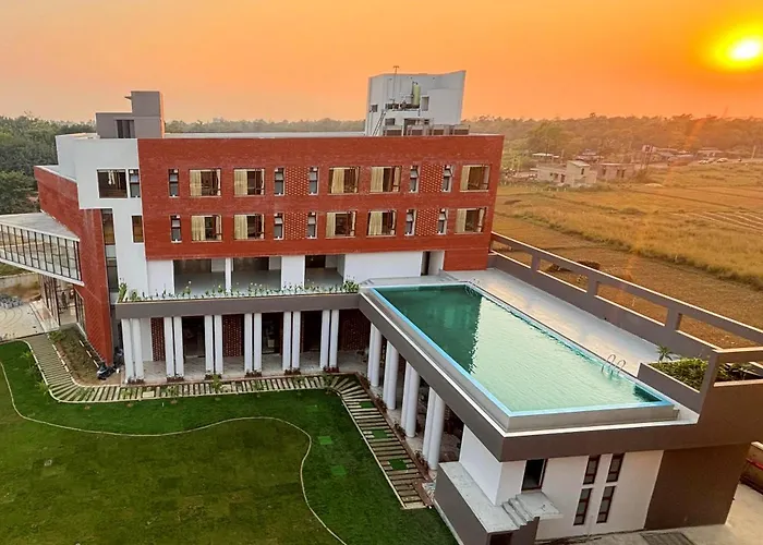 The Pearl Club Resort Shānti Niketan