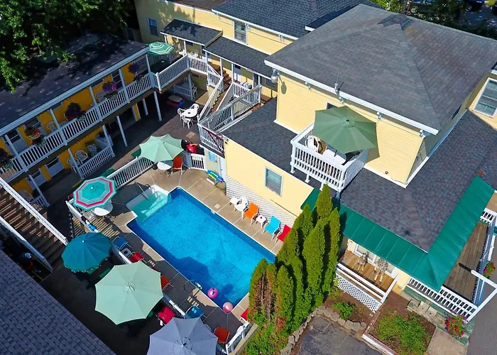 Beach Motel And Suites