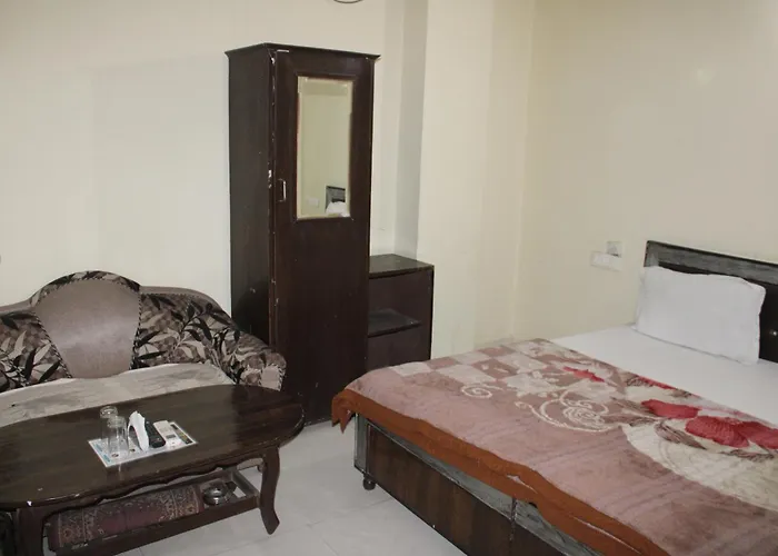 Hotel Diamond Leaf