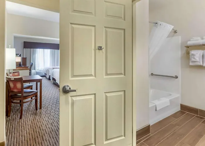 Quality Inn & Suites University