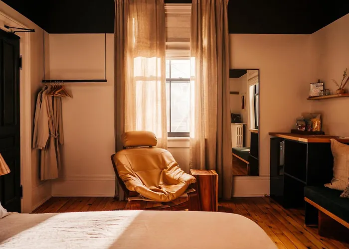 Somewhere Inn Collingwood Boutique Hotel