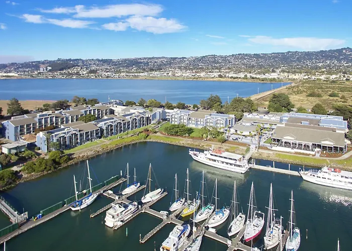Doubletree By Hilton Marina