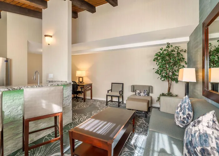 Best Western Plus Carpinteria Inn