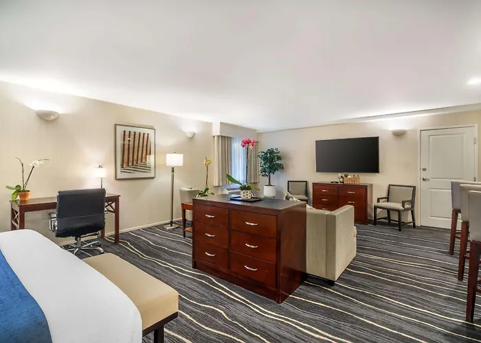 Best Western Plus Carpinteria Inn