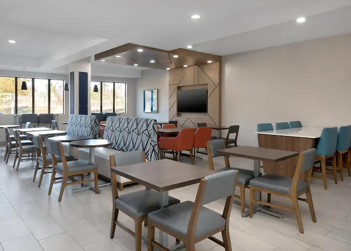 Holiday Inn Express Hotel & Suites Prattville South By Ihg