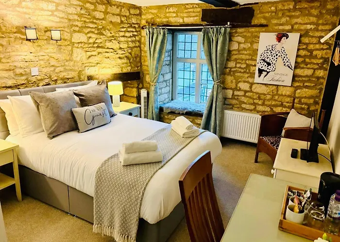 Stow-on-the-Wold Dog Friendly Hotels