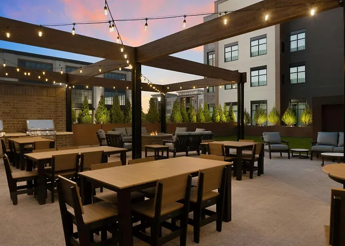 Courtyard By Marriott Milwaukee At Poplar Creek