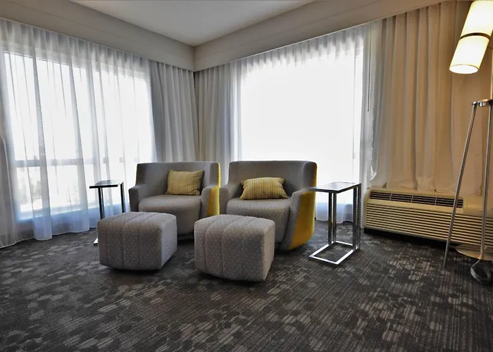Courtyard By Marriott Asheville Airport