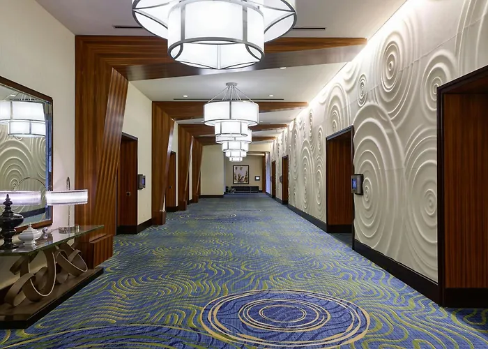 Renaissance Arlington Capital View Hotel