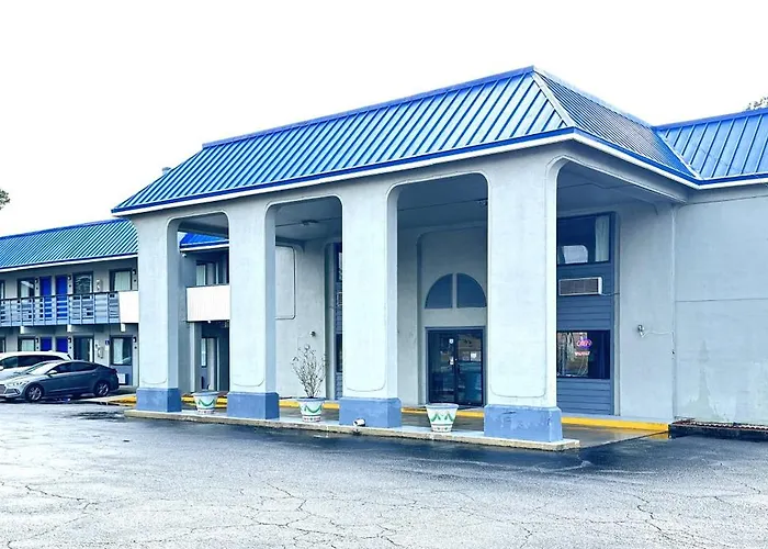 Rodeway Inn & Suites Hwy 64