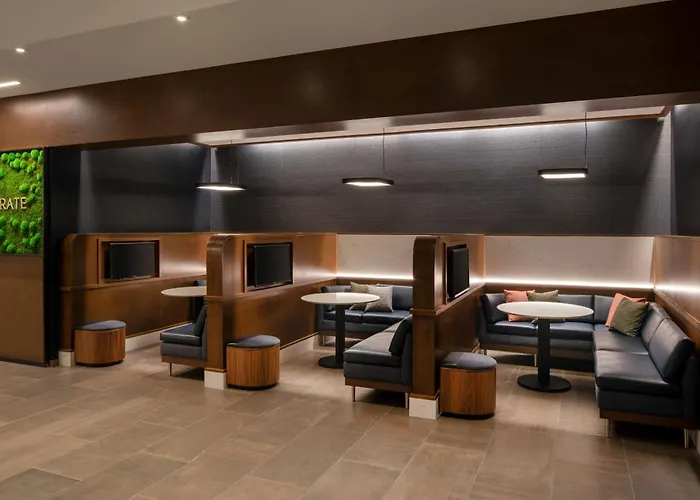Courtyard By Marriott Fresno Clovis