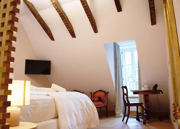 Hôtel Restaurant Auprès d'Angèle Marcillac-Vallon