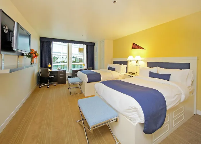 University Plaza Waterfront Hotel
