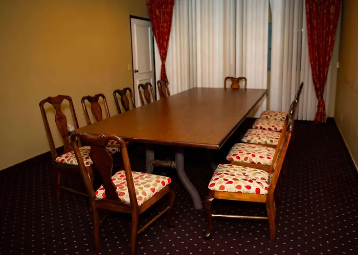 Ramada Plaza By Wyndham Garden Grove/Anaheim South