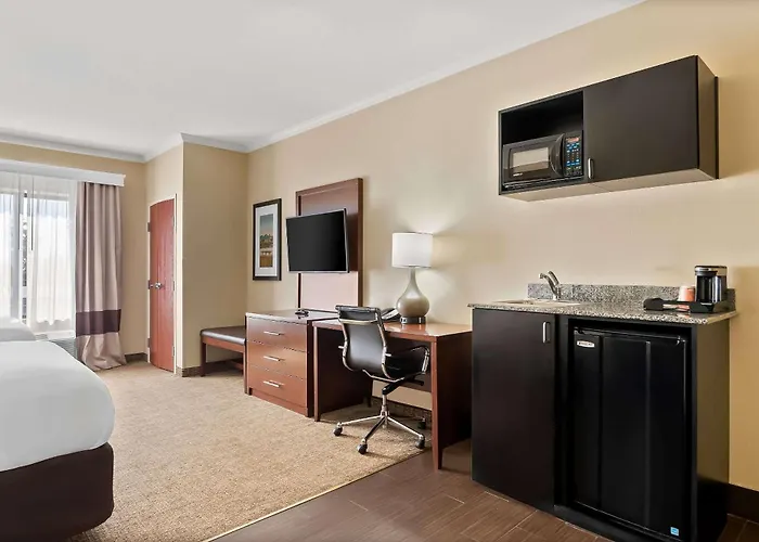 Comfort Suites Panama City Near Tyndall Afb