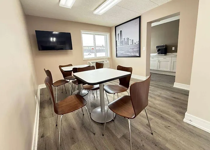 Super 8 By Wyndham Rockford South