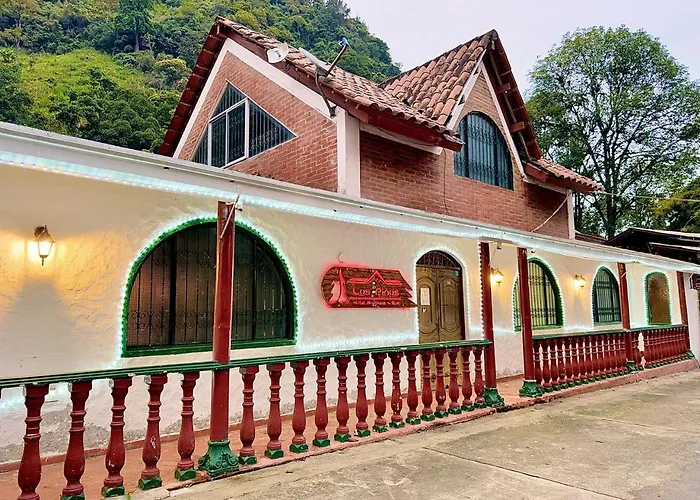 Los Pinos EcoHotel