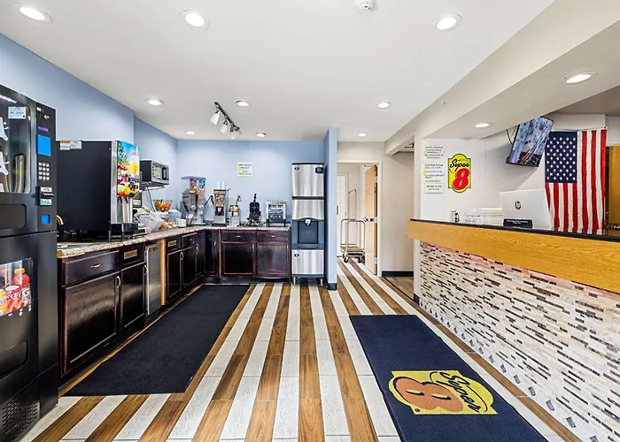 Super 8 By Wyndham Pittsburgh/Monroeville