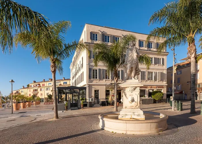Restaurant De La Tour