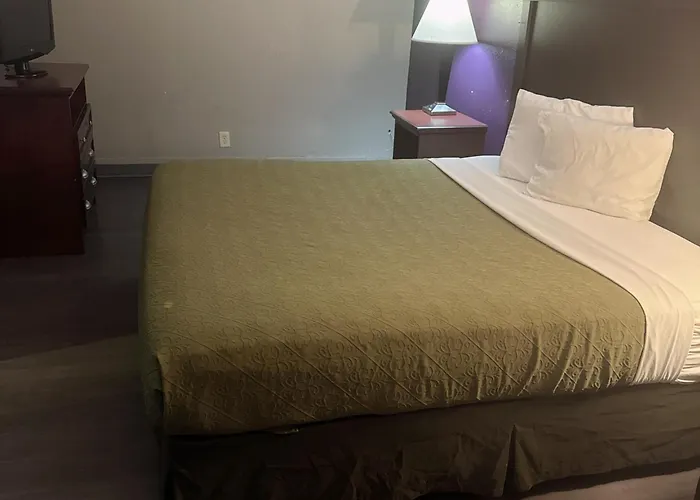 Deluxe Inn