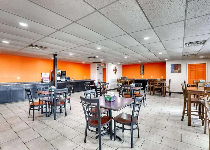 Econo Lodge Neenah