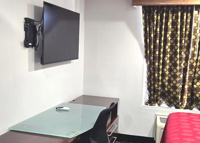 Townhouse Extended Stay Hotel Downtown Lincoln