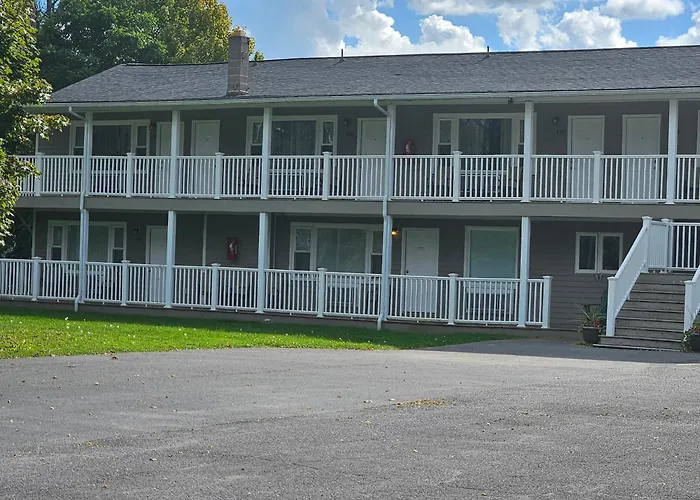 Captain'S Inn And Suites