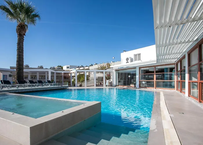Hillside Studios & Apartments
