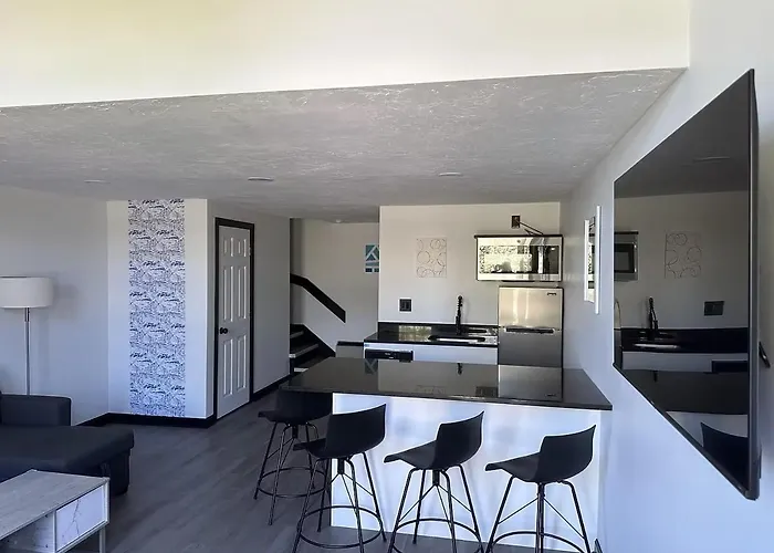 Harborside Suites