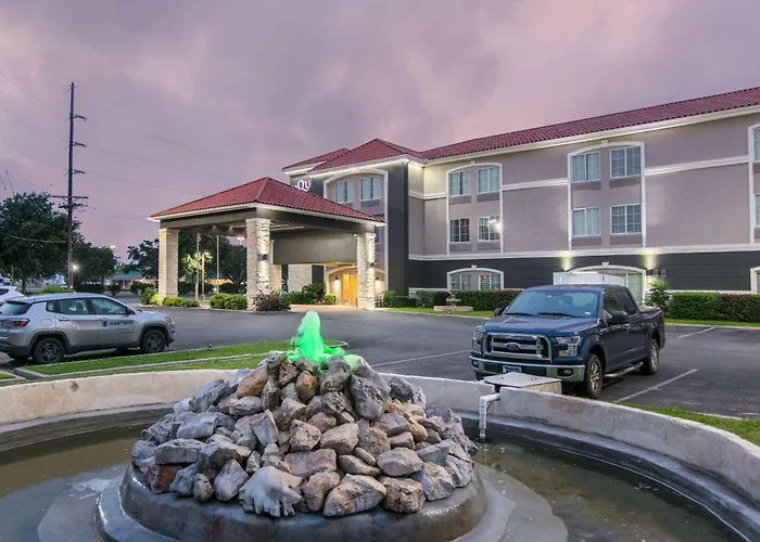 La Quinta By Wyndham Fredericksburg Hotel