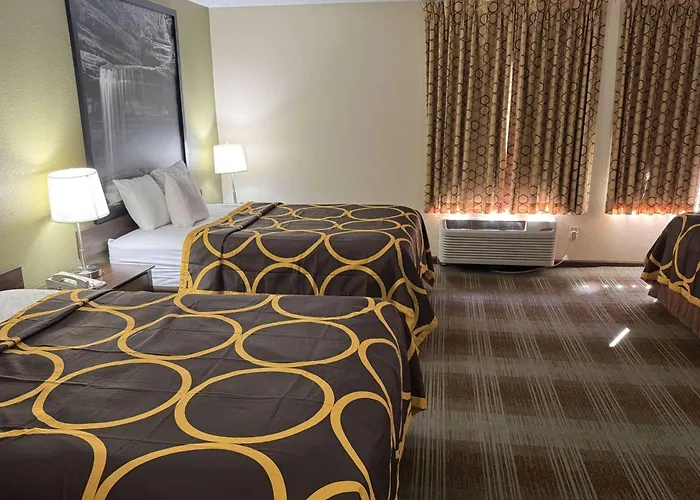 Super 8 By Wyndham Lincoln