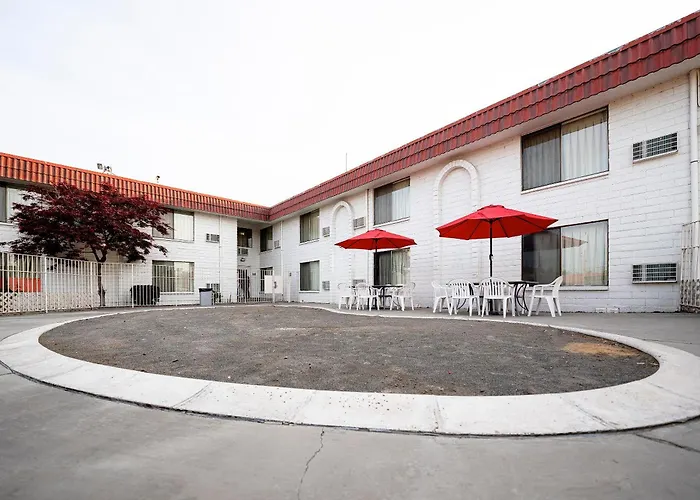 Hermiston Inn & Suites