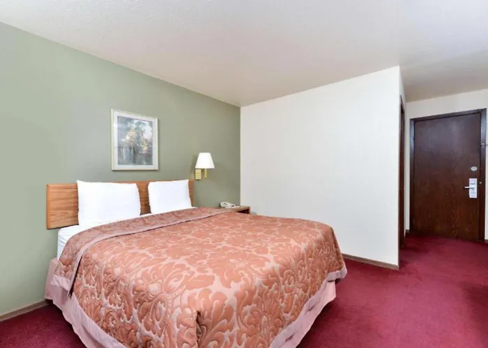 Love Hotels Staples By Oyo At Hwy 10 Mn