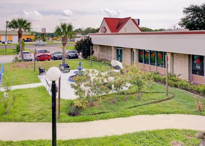 Oyo Hotel Dundee By Crystal Lake