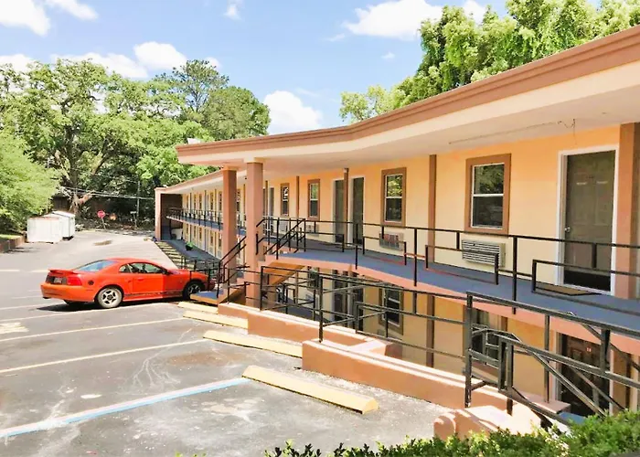 Oyo Tallahassee Downtown