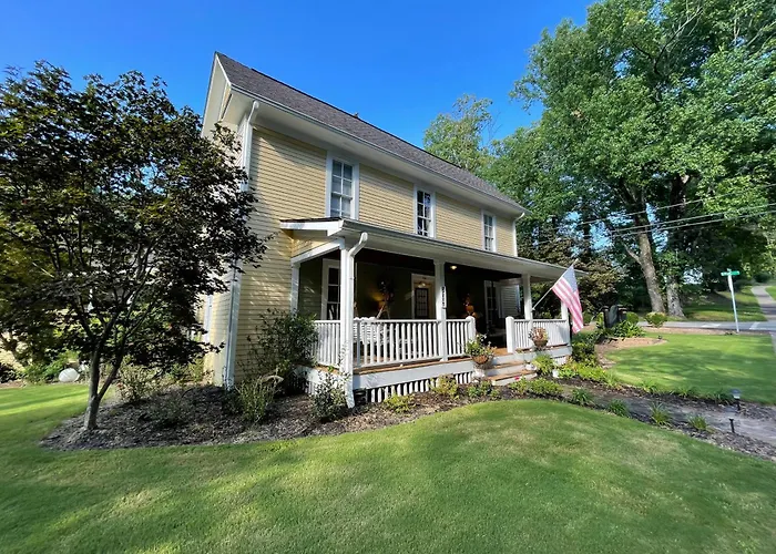 Yellow Daisy Bed And Breakfast