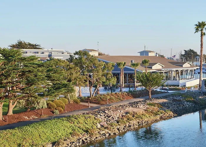 Doubletree By Hilton Marina