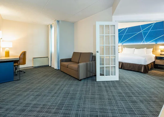 Comfort Inn & Suites Barrie - Highway 400