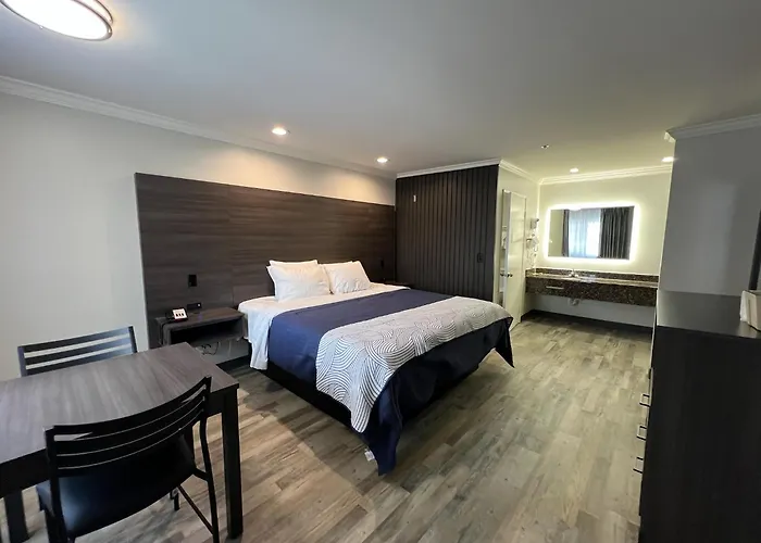 Cloud 9 Inn Lax