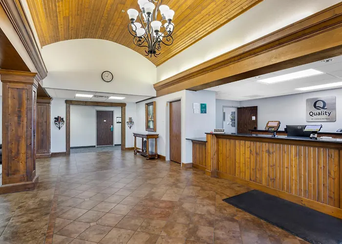 Quality Inn & Suites Monterey I-40
