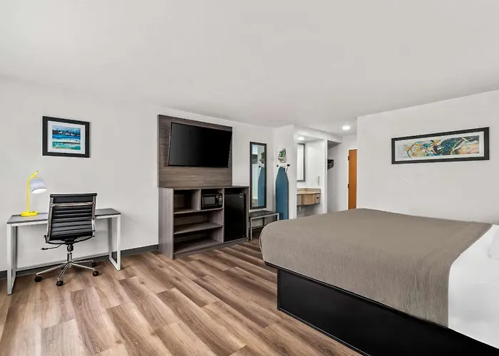 Quality Inn & Suites Biloxi - Ocean Springs